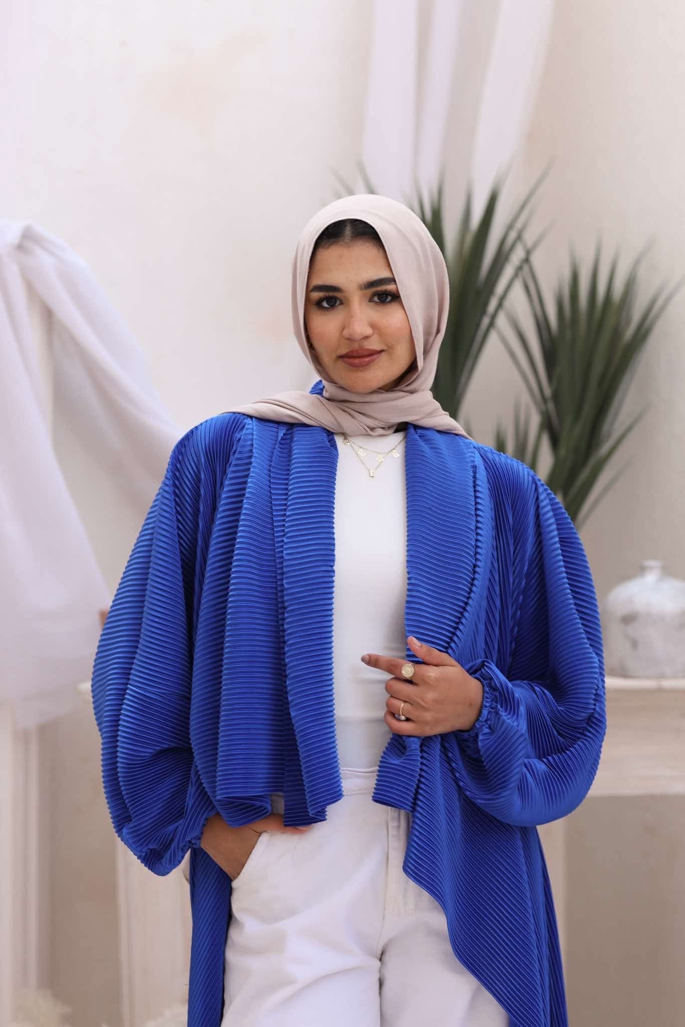 Pleated kimono in royal blue