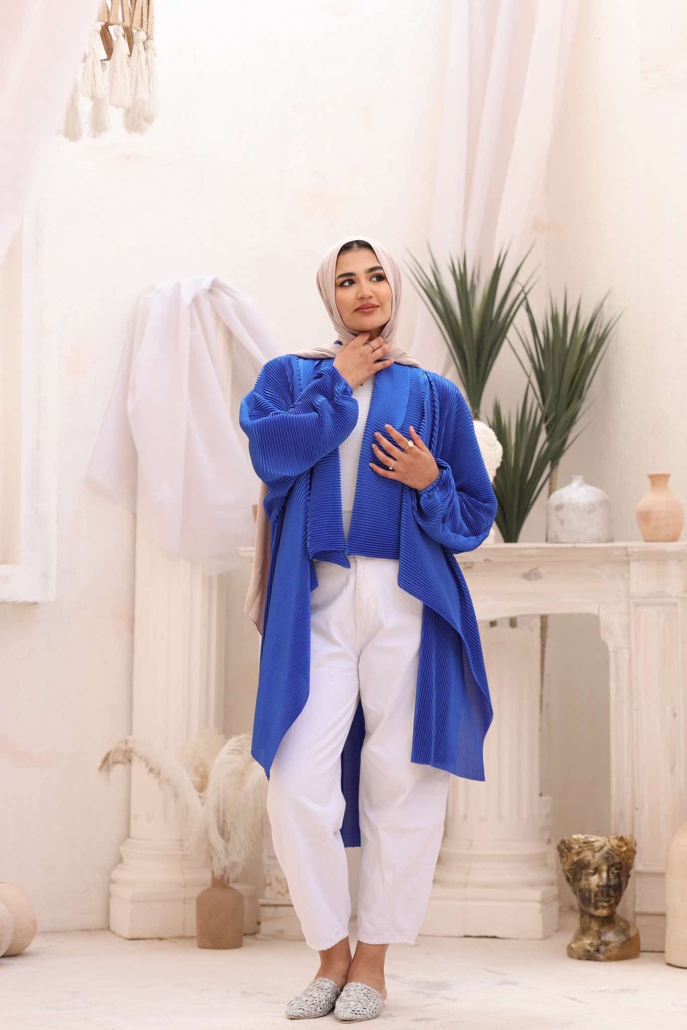 Pleated kimono in royal blue
