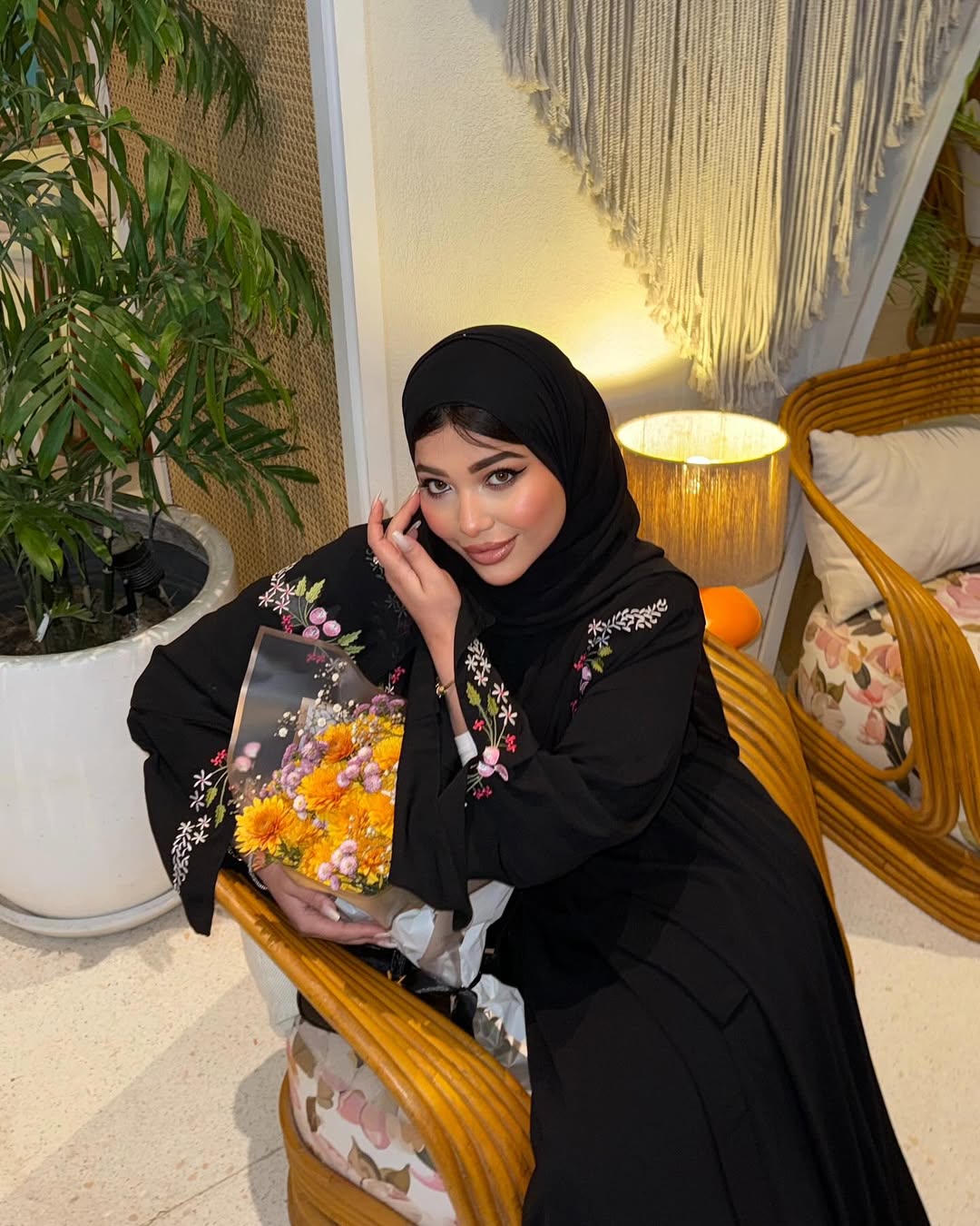 Embroidery abaya