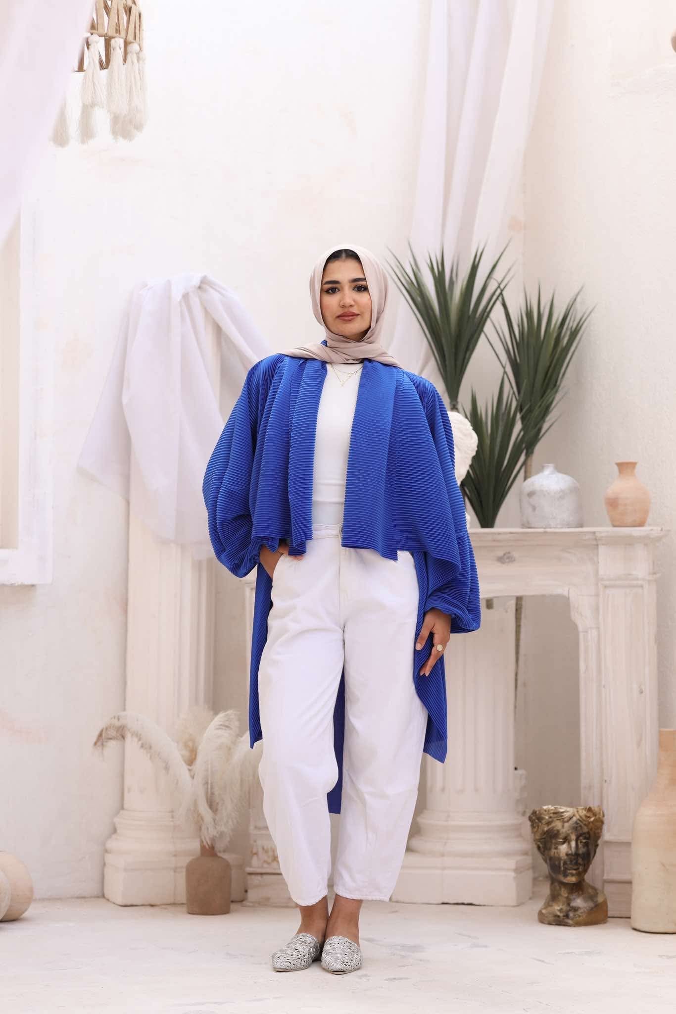 Pleated kimono in royal blue